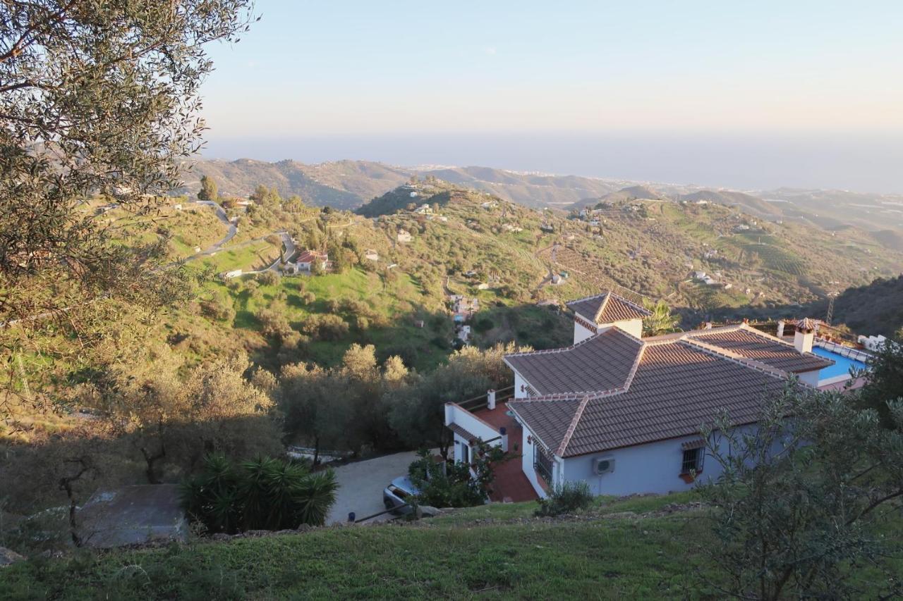 Villa Los Naranjos Sayalonga Esterno foto